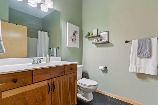 270 4th Street E 203, Saint Paul, MN 55101