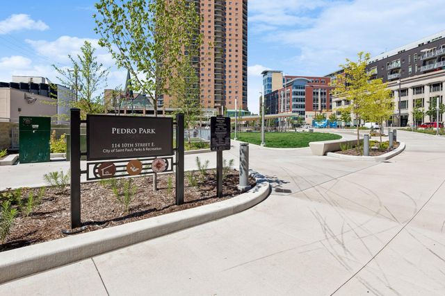 270 4th Street E 203, Saint Paul, MN 55101