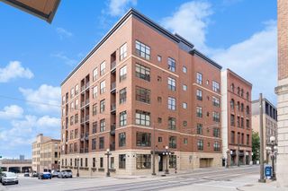 270 4th Street E 203, Saint Paul, MN 55101