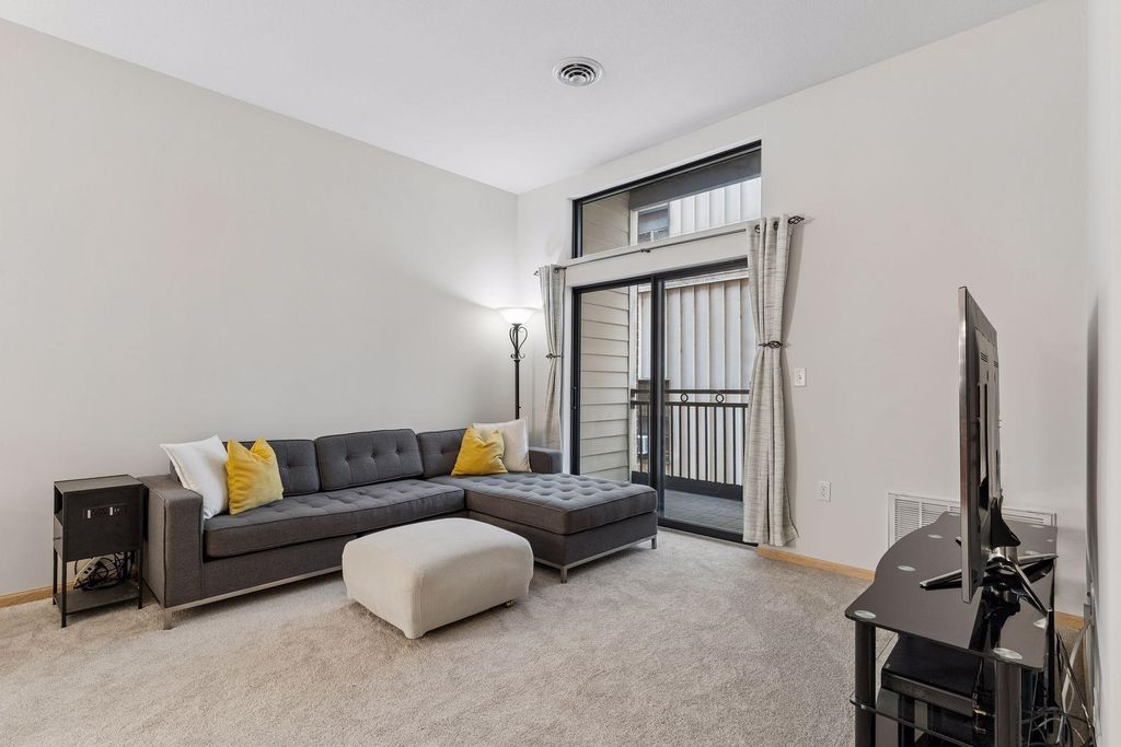 270 4th Street E 203, Saint Paul, MN 55101 — photo 4