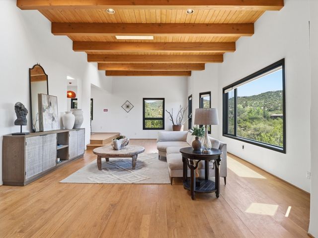 975 Indian Ridge, Santa Fe, NM 87501