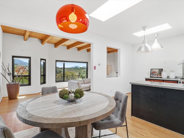 975 Indian Ridge, Santa Fe, NM 87501