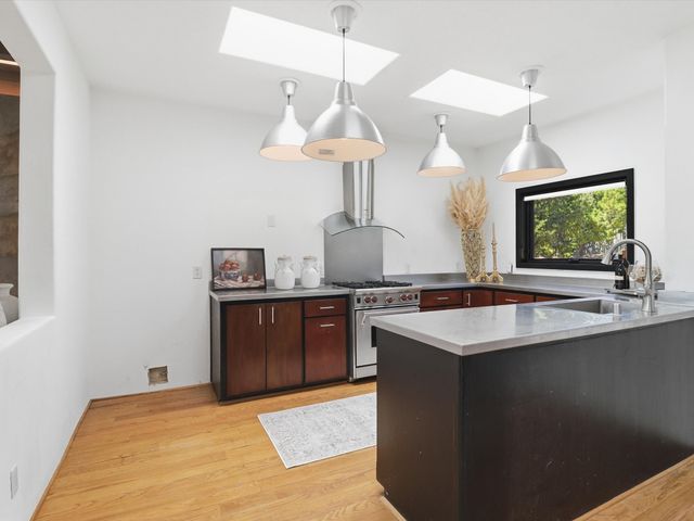 975 Indian Ridge, Santa Fe, NM 87501