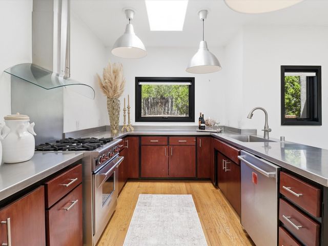 975 Indian Ridge, Santa Fe, NM 87501