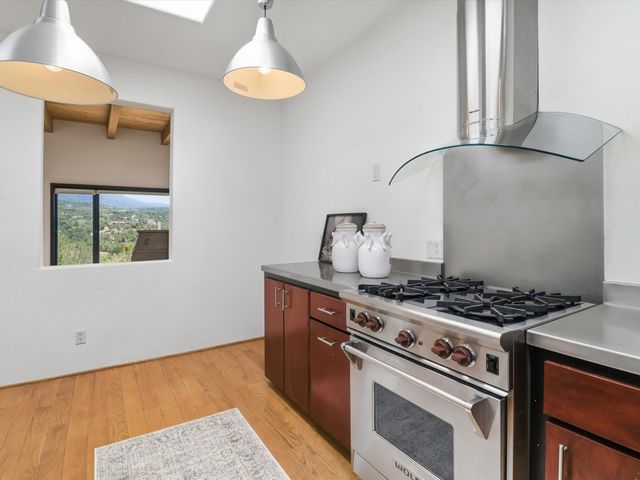 975 Indian Ridge, Santa Fe, NM 87501