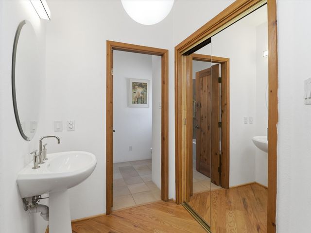 975 Indian Ridge, Santa Fe, NM 87501