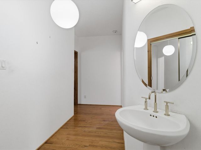 975 Indian Ridge, Santa Fe, NM 87501