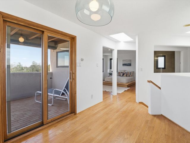 975 Indian Ridge, Santa Fe, NM 87501