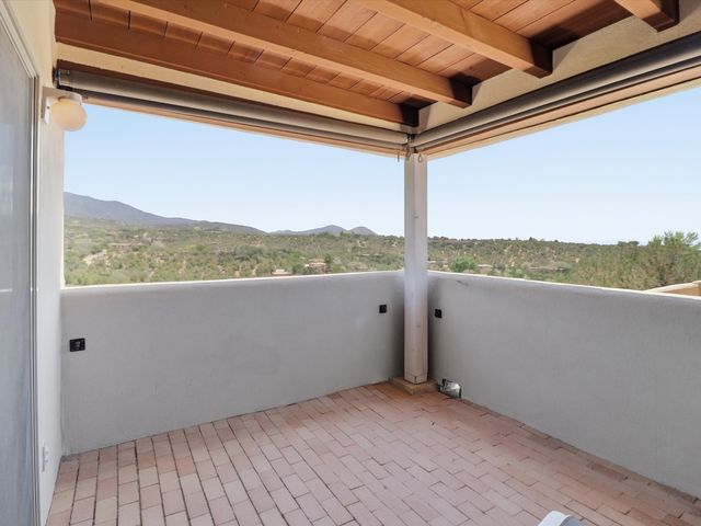 975 Indian Ridge, Santa Fe, NM 87501