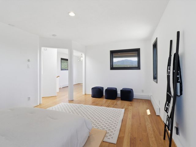 975 Indian Ridge, Santa Fe, NM 87501