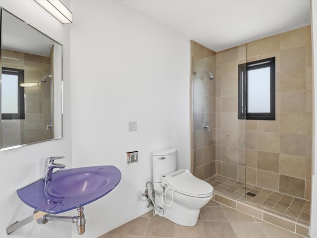 975 Indian Ridge, Santa Fe, NM 87501