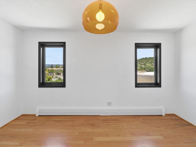 975 Indian Ridge, Santa Fe, NM 87501