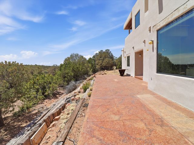 975 Indian Ridge, Santa Fe, NM 87501