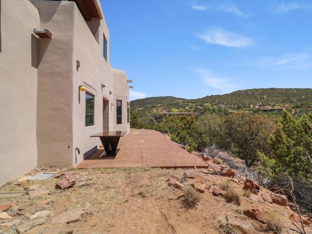 975 Indian Ridge, Santa Fe, NM 87501