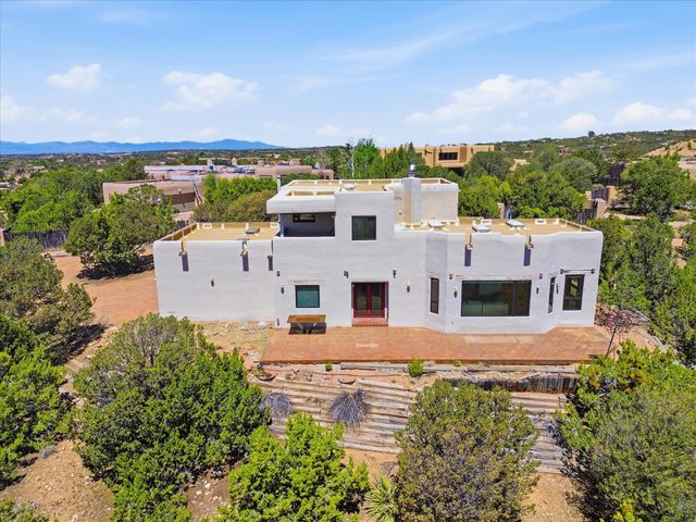 975 Indian Ridge, Santa Fe, NM 87501