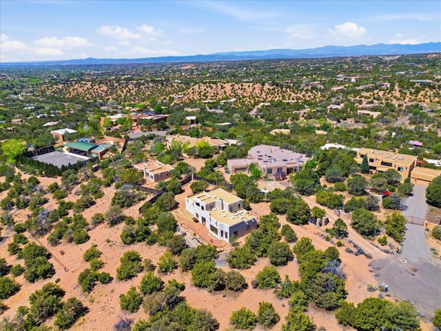975 Indian Ridge, Santa Fe, NM 87501