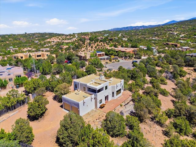 975 Indian Ridge, Santa Fe, NM 87501