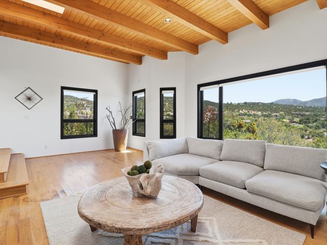 975 Indian Ridge, Santa Fe, NM 87501