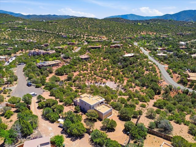 975 Indian Ridge, Santa Fe, NM 87501
