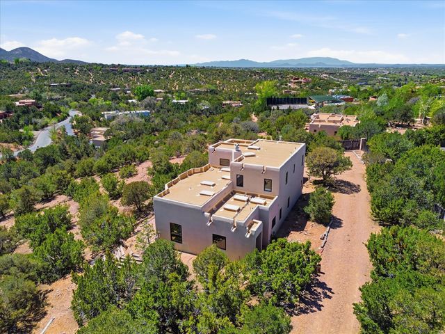 975 Indian Ridge, Santa Fe, NM 87501