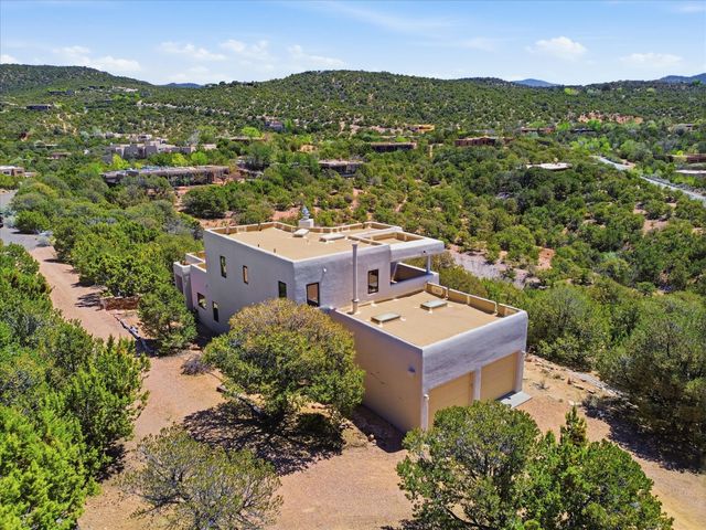 975 Indian Ridge, Santa Fe, NM 87501