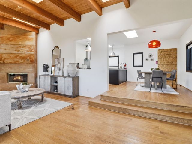 975 Indian Ridge, Santa Fe, NM 87501