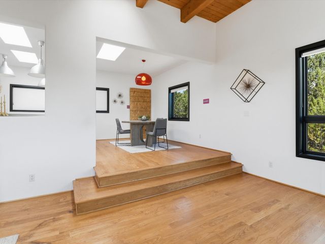 975 Indian Ridge, Santa Fe, NM 87501