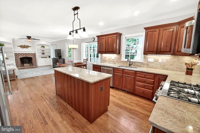 17212 WHITES RD, Poolesville, MD 20837