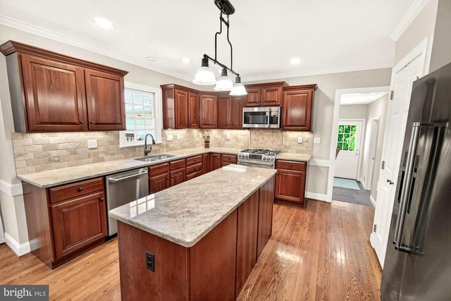 17212 WHITES RD, Poolesville, MD 20837