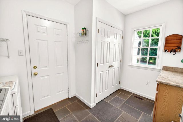 17212 WHITES RD, Poolesville, MD 20837