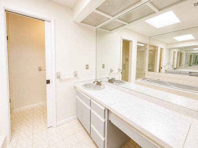 1915 W ORIENT STREET, Tampa, FL 33607