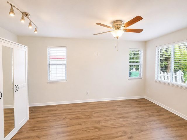 1915 W ORIENT STREET, Tampa, FL 33607
