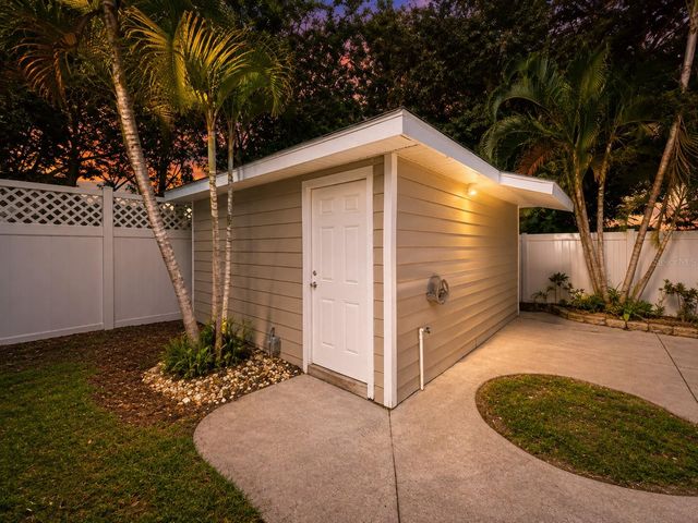 1915 W ORIENT STREET, Tampa, FL 33607