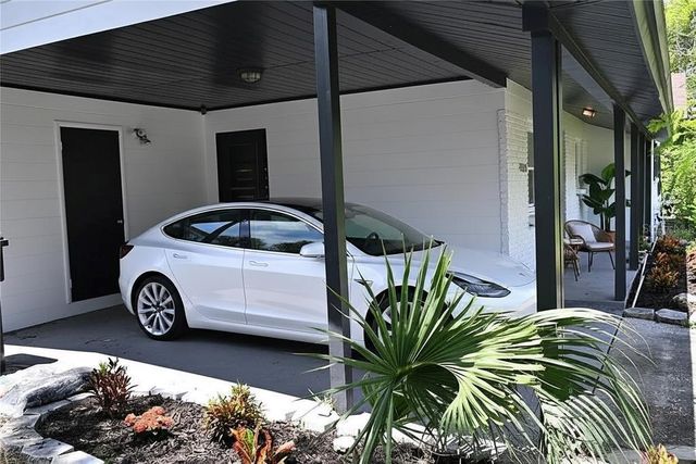 8609 DRIFTWOOD DRIVE, Tampa, FL 33615