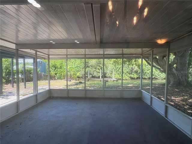 8609 DRIFTWOOD DRIVE, Tampa, FL 33615