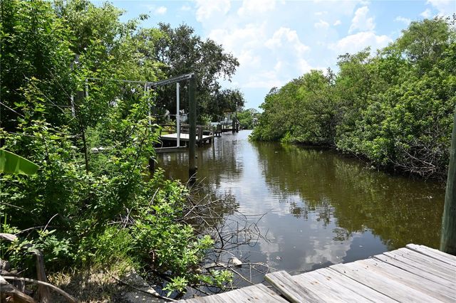 8609 DRIFTWOOD DRIVE, Tampa, FL 33615