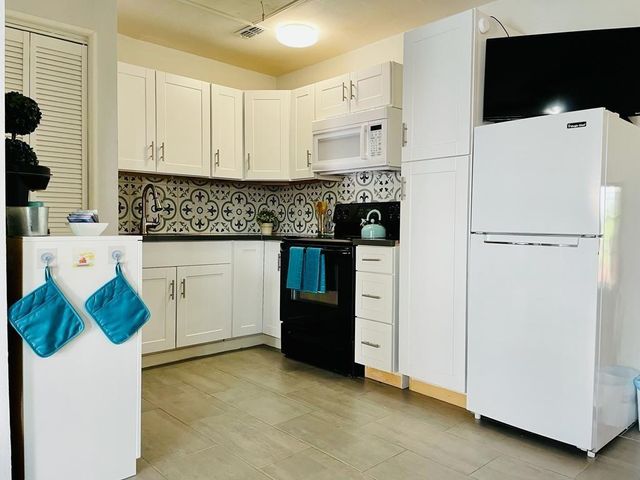 5908 Kiam Street, Houston, TX 77007