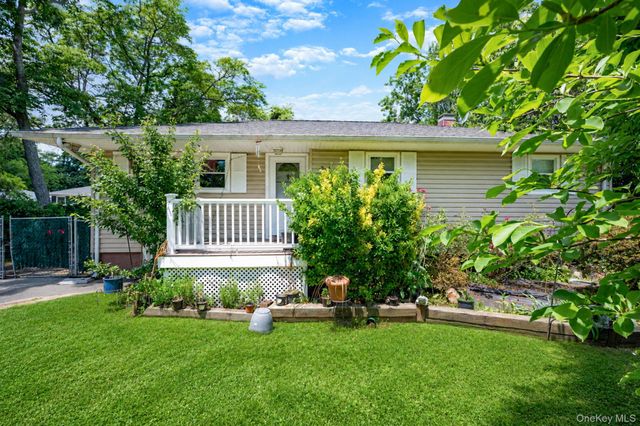 71 Pinewood Drive, Shirley, NY 11967