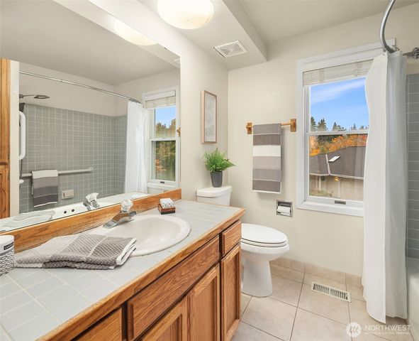 637 Elm Place, Edmonds, WA 98020