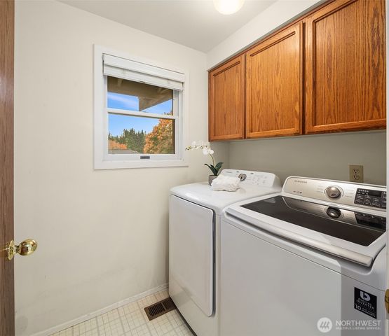 637 Elm Place, Edmonds, WA 98020