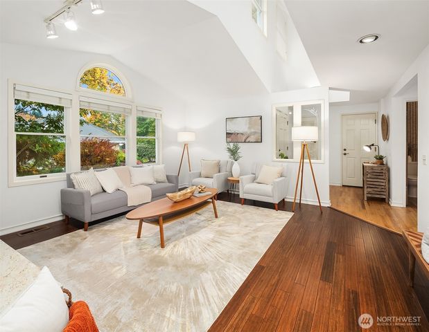 637 Elm Place, Edmonds, WA 98020