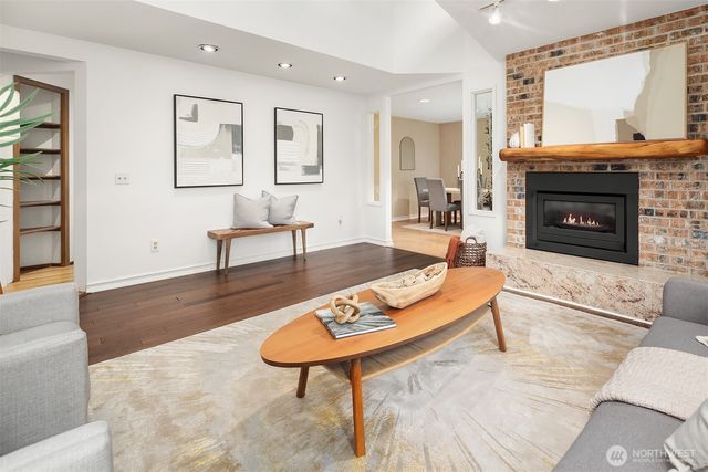 637 Elm Place, Edmonds, WA 98020