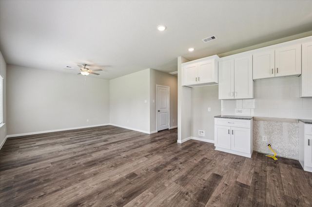 6913 Carver, Texas City, TX 77591