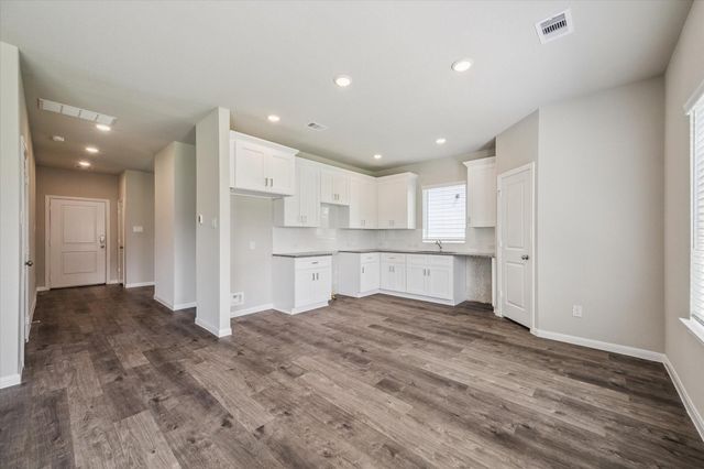 6913 Carver, Texas City, TX 77591