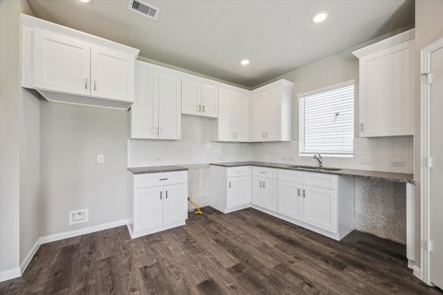 6913 Carver, Texas City, TX 77591