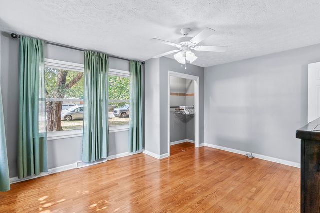 1904 S Glencrest Avenue, Springfield, MO 65804