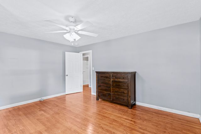 1904 S Glencrest Avenue, Springfield, MO 65804