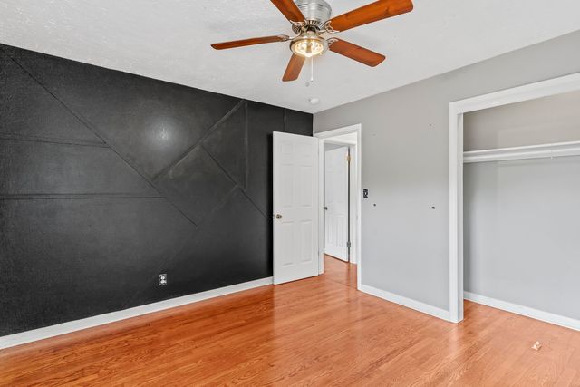 1904 S Glencrest Avenue, Springfield, MO 65804