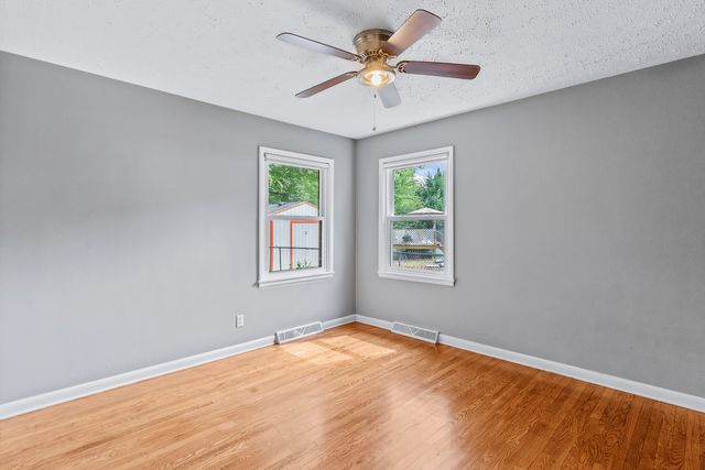 1904 S Glencrest Avenue, Springfield, MO 65804