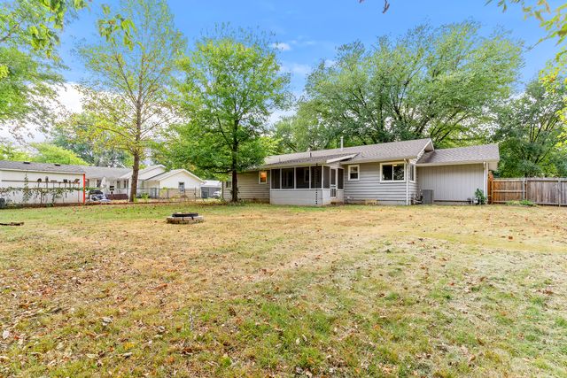 1904 S Glencrest Avenue, Springfield, MO 65804
